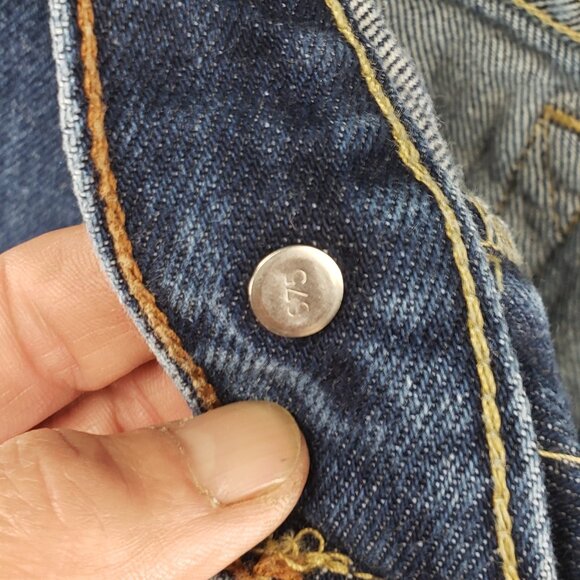 Classic Dark Wash Levis Mid Rise Mom Jeans Pants Relaxed Misses Size 10 Medium - Picture 7 of 9